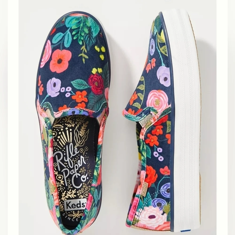 KEDS X RIFLE PAPER CO. TRIPLE DECKER VINTAGE BLOSSOM VELVET SNEAKERS. SIZE 6.